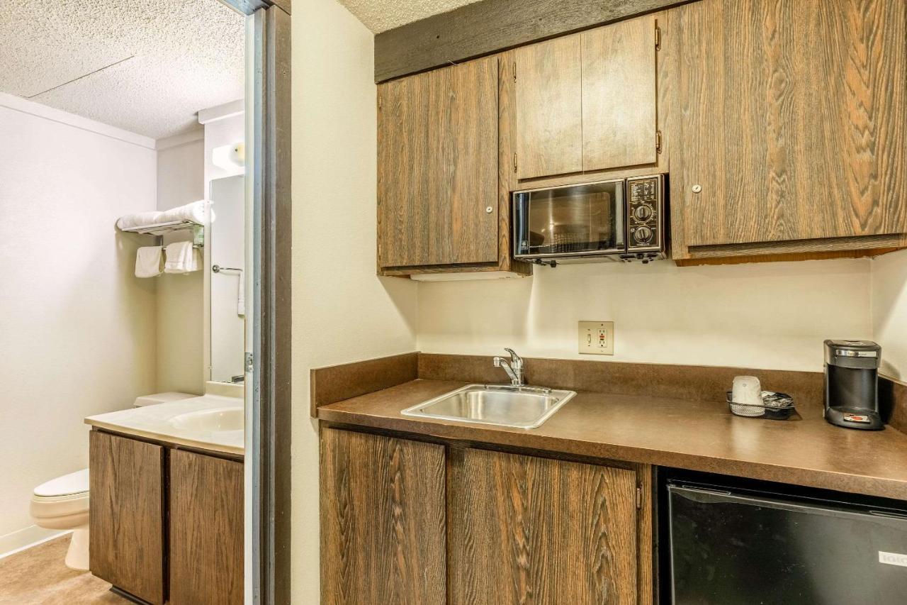 Value Inn Kenosha I-94 - Exit 344 Плезант Прейри Экстерьер фото