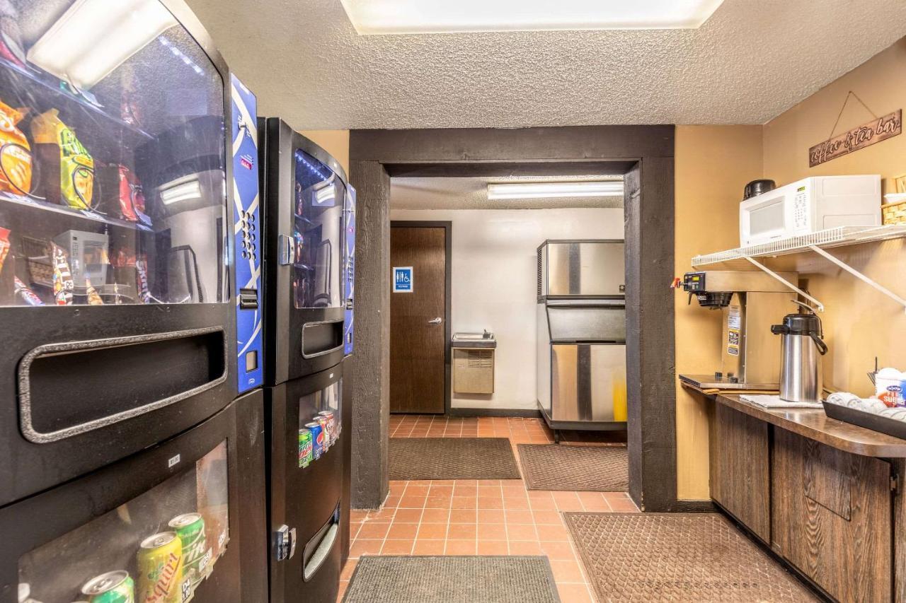 Value Inn Kenosha I-94 - Exit 344 Плезант Прейри Экстерьер фото